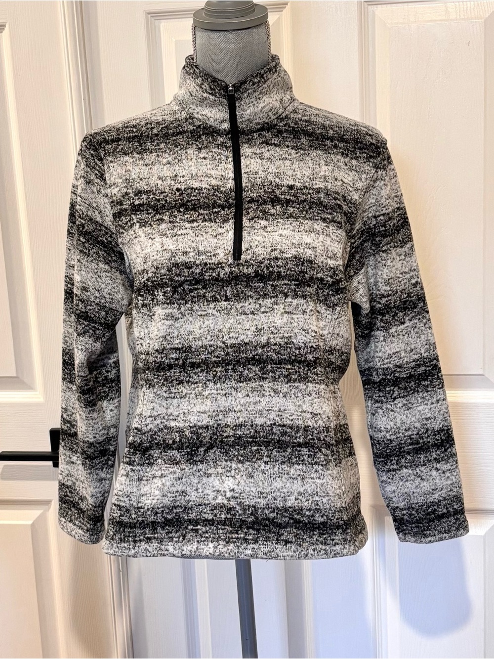 Lands’ End‎ Women’s Fleece 1/4 Zip Pullover Black White Heathered Stripe Size M